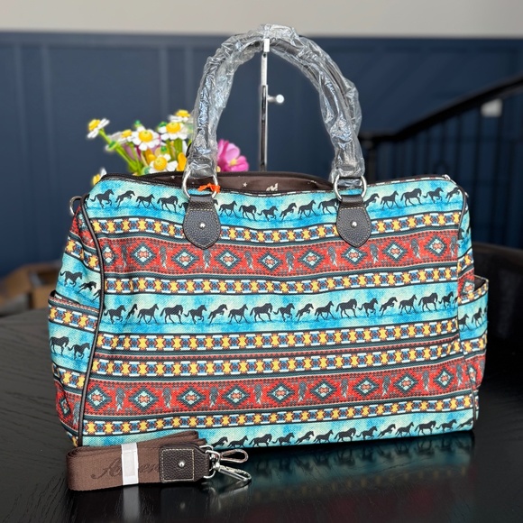 American Bling by Montana West Weekender Bag NWT - Picture 1 of 7